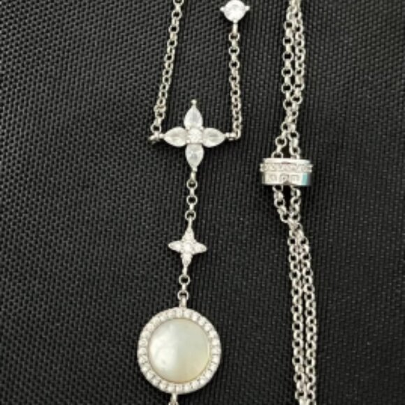 apm MONACO Mother-of-Pearl Necklace - Picture 4 of 7